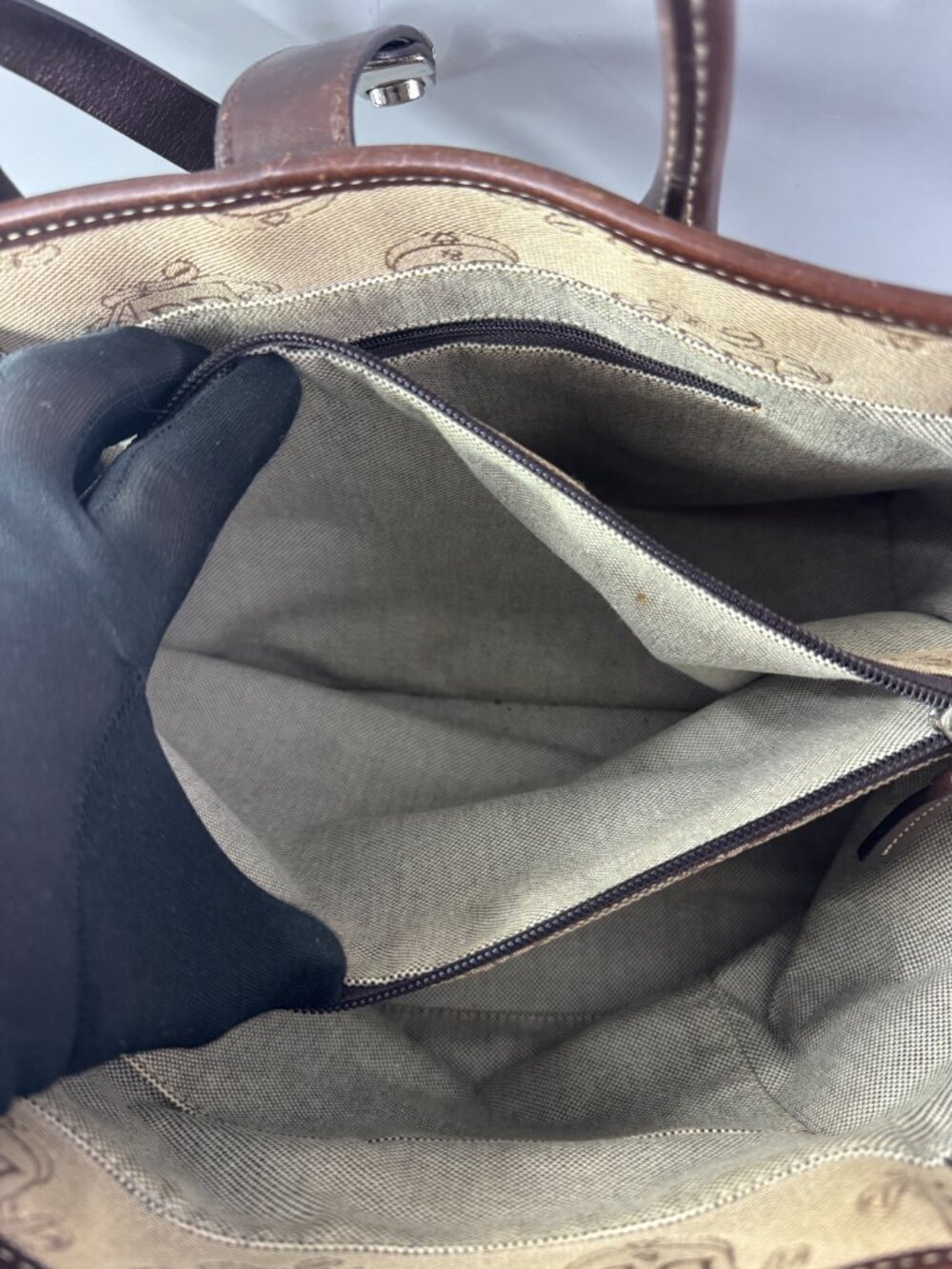 Vintage Dooney & Bourke Classic Signature Monogram Tote with Matching Pouch - Picture 12 of 15